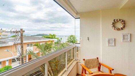 Beautiful apartment overlooking the sea!