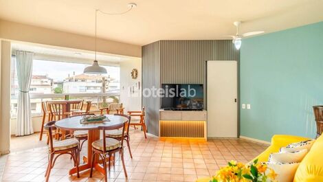 Beautiful apartment overlooking the sea!