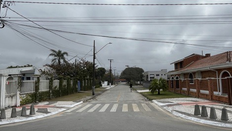 Ótimo Apto. Cobertura 50m do mar - Próximo de tudo - Lazer e Conforto