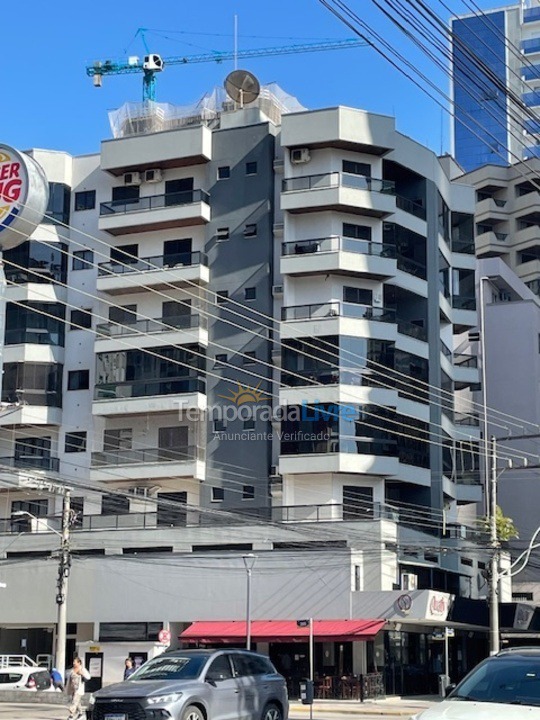 Apartamento para aluguel de temporada em Itapema (Meia Praia)