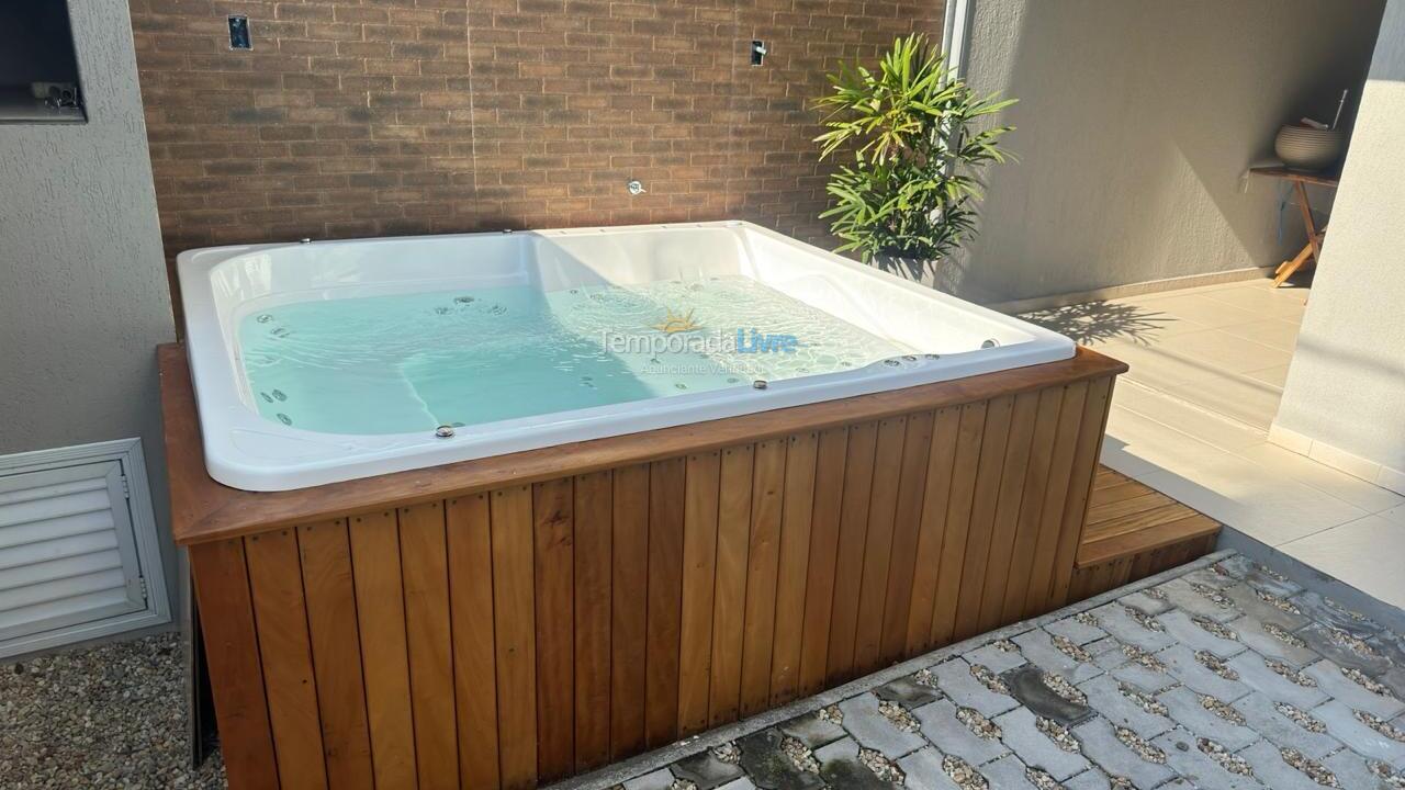 Apartamento para aluguel de temporada em Bombinhas (Canto Grande)