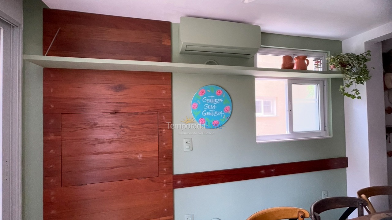 Casa para aluguel de temporada em Florianópolis (Jurere Tradicional)