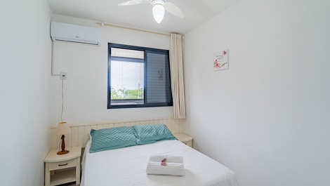 Lindo ap de dois quartos, de frente e com vista para o mar (C131)