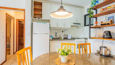 Lindo apartamento 2 quartos em condomínio de frente para o mar (C181)