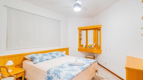 Lindo apartamento 2 quartos em condomínio de frente para o mar (C181)