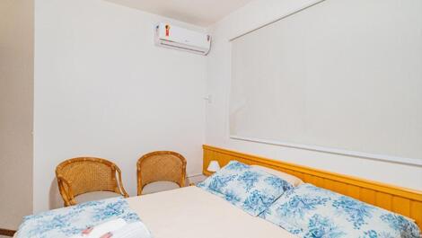 Lindo apartamento 2 quartos em condomínio de frente para o mar (C181)