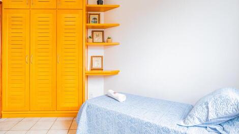 Lindo apartamento 2 quartos em condomínio de frente para o mar (C181)