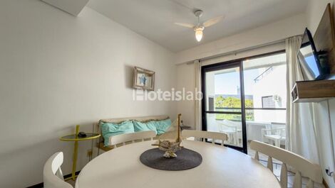 Lindo apartamento de 2 quartos em condomínio frente mar (C183)