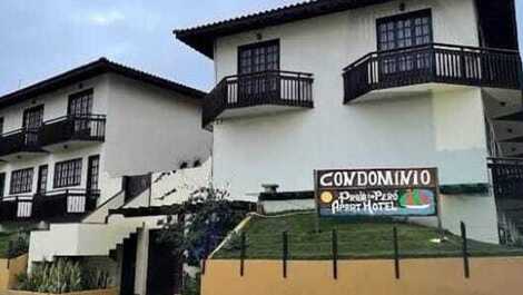 APARTAMENTO DUPLEX EM FRENTE A PRAIA DO PERÓ "PÉ NA AREIA"