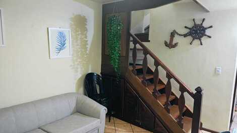 APARTAMENTO DUPLEX EM FRENTE A PRAIA DO PERÓ "PÉ NA AREIA"