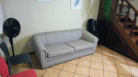 APARTAMENTO DUPLEX EM FRENTE A PRAIA DO PERÓ "PÉ NA AREIA"