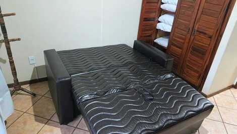 APARTAMENTO DUPLEX EM FRENTE A PRAIA DO PERÓ "PÉ NA AREIA"