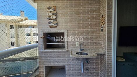 Lindo apartamento em condomínio com piscina a 100m da praia.(198)