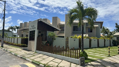 Village 3 suítes Guarajuba harmonioso e com cara de lar.