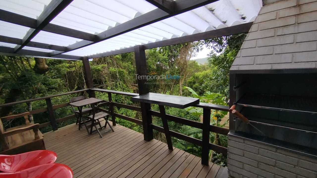 Casa para aluguel de temporada em Imbituba (Praia do Rosa)