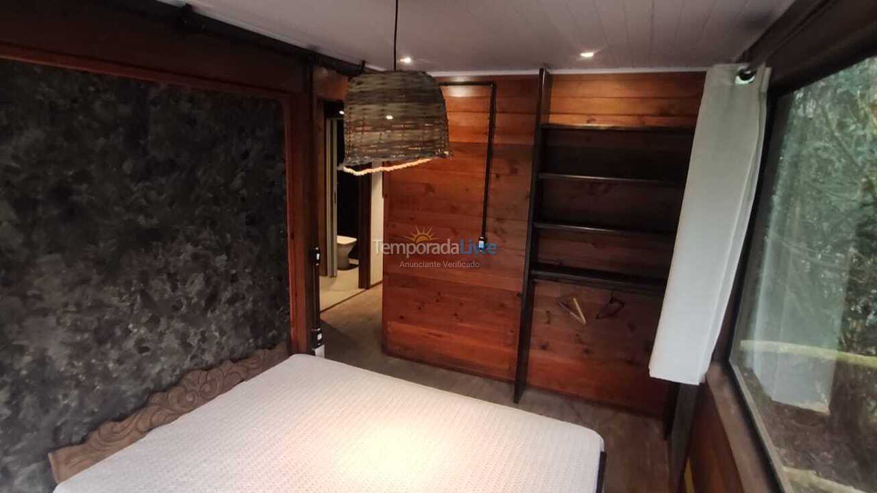 Casa para aluguel de temporada em Imbituba (Praia do Rosa)