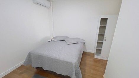 Apartamento Garden Dúplex na Praia de Mariscal