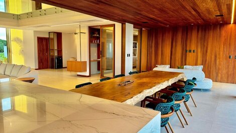 Beachfront Mansion with 8 Suites in Alphaville Guarajuba