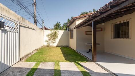 Casa com 03 quartos, no village I