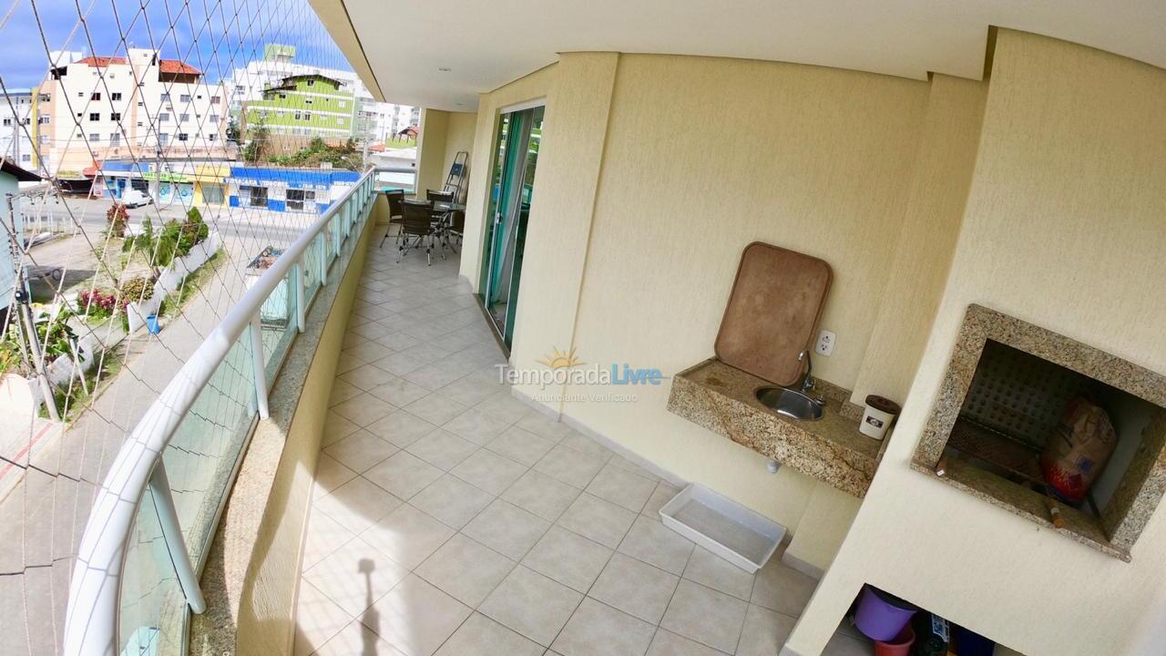 Apartment for vacation rental in Bombinhas (Praia de Bombas)