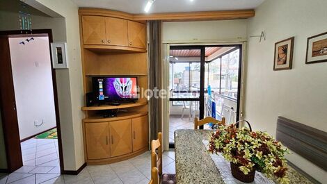 Lindo apartamento três quartos em Canasvieiras(168)