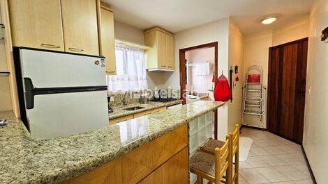 Lindo apartamento três quartos em Canasvieiras(168)