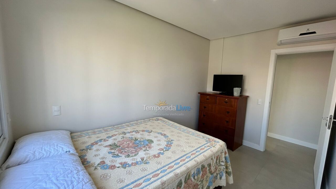 Apartment for vacation rental in Governador Celso Ramos (Praia de Palmas)