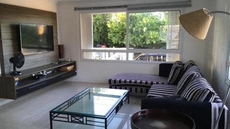 Casa 4 Dormitórios com Vista Mar na Daniela