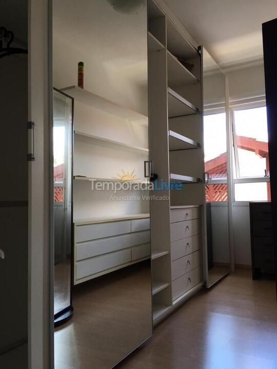 Casa para aluguel de temporada em Florianópolis (Praia da Daniela)