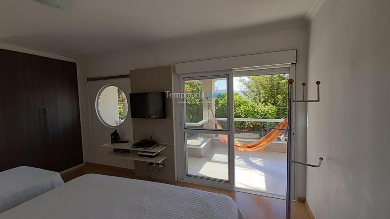 Casa para aluguel de temporada em Florianópolis (Praia da Daniela)