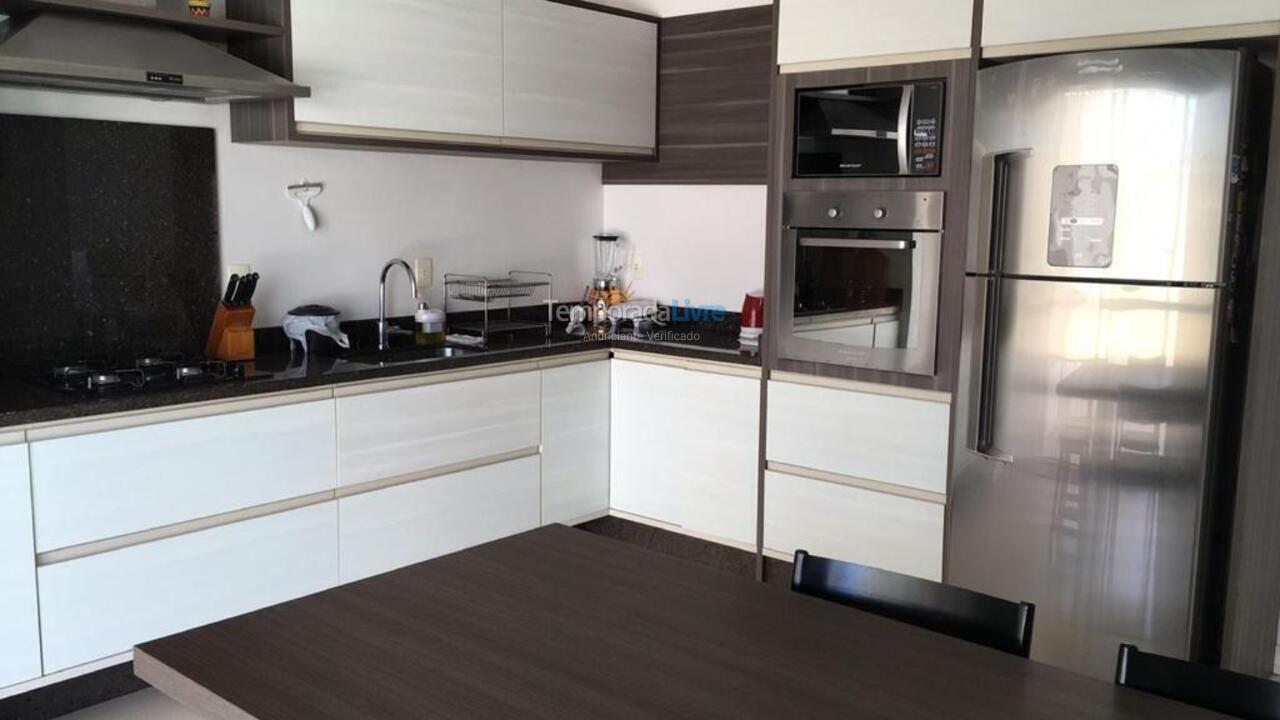 Casa para aluguel de temporada em Florianópolis (Praia da Daniela)