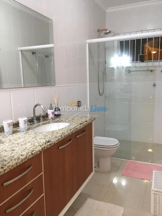 Casa para aluguel de temporada em Florianópolis (Praia da Daniela)