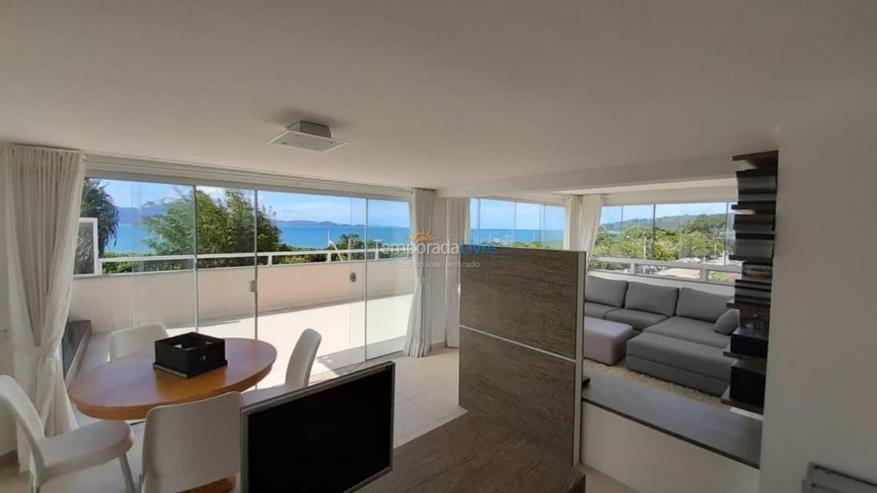 Casa para aluguel de temporada em Florianópolis (Praia da Daniela)