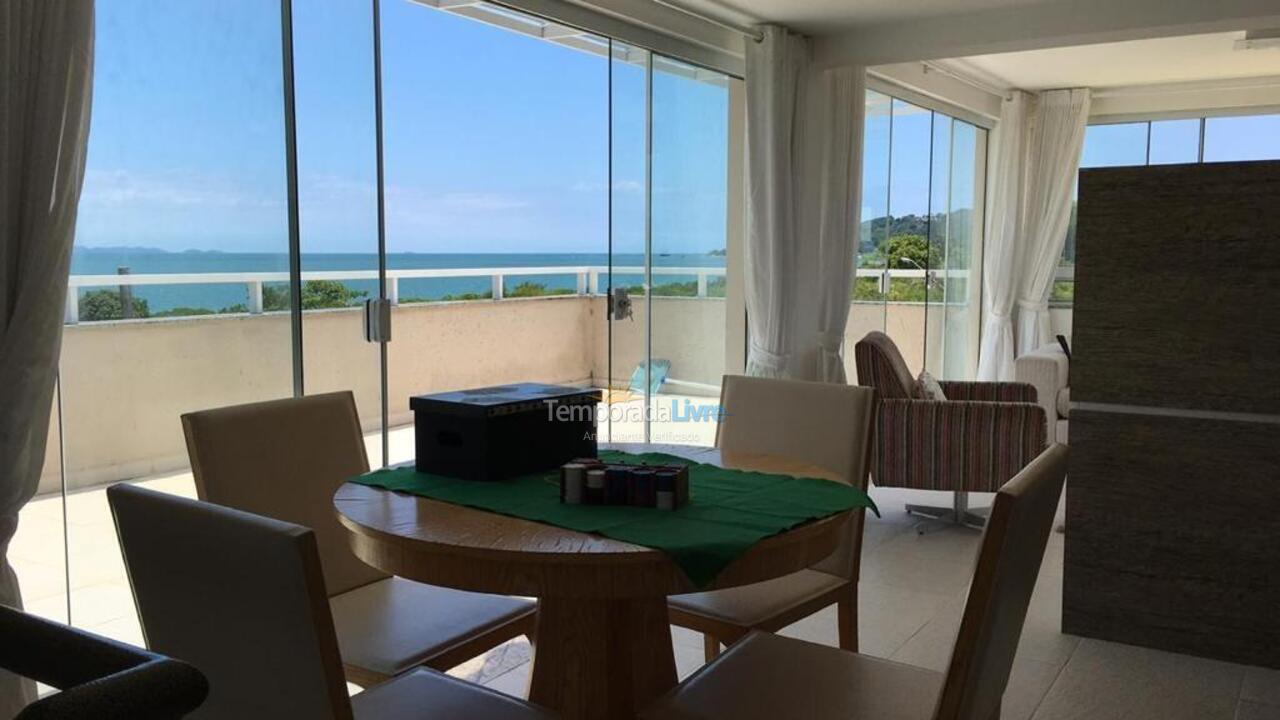 Casa para aluguel de temporada em Florianópolis (Praia da Daniela)