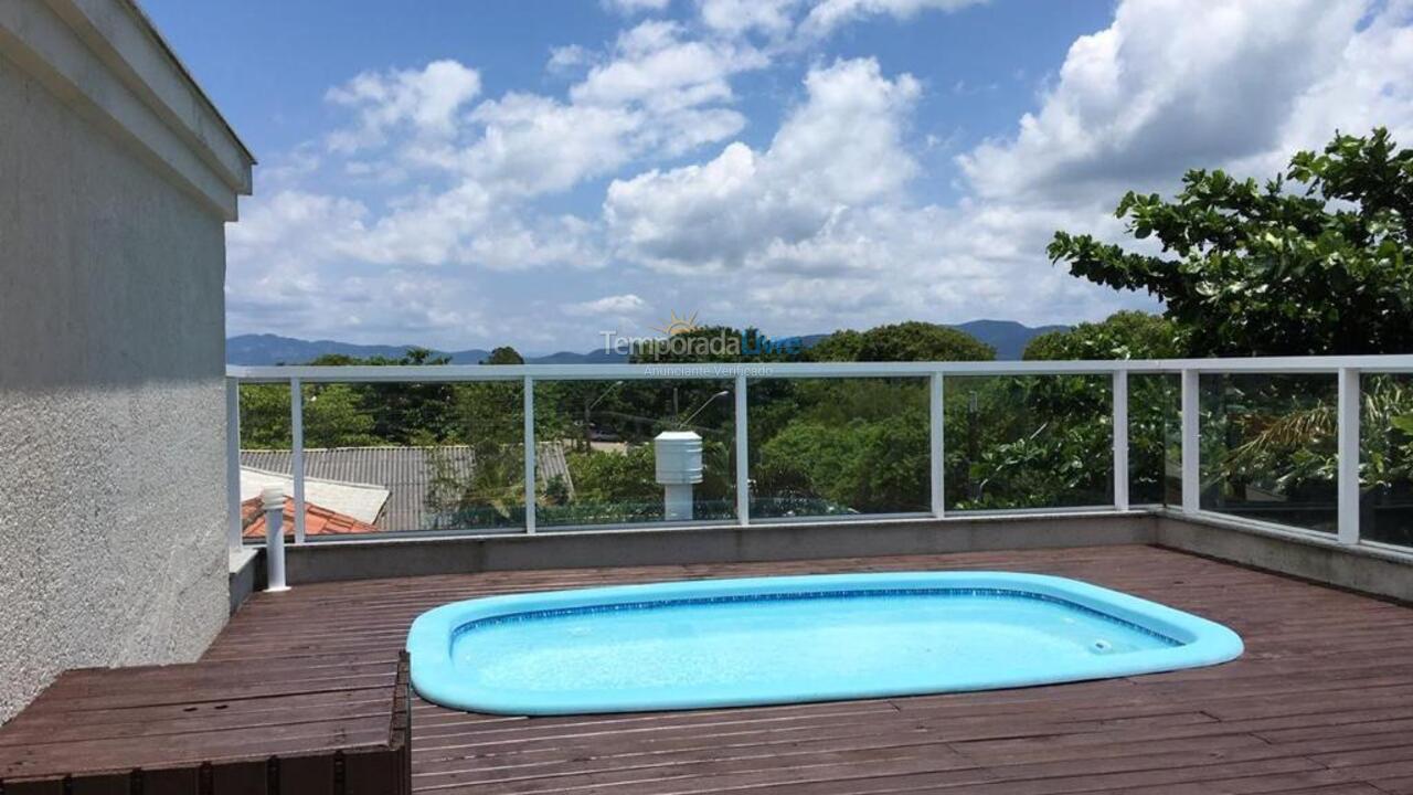 Casa para aluguel de temporada em Florianópolis (Praia da Daniela)