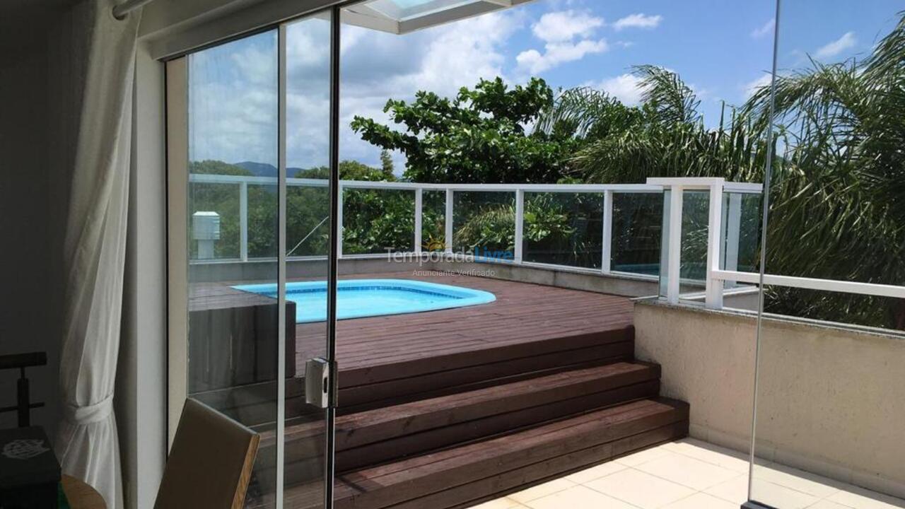 Casa para aluguel de temporada em Florianópolis (Praia da Daniela)