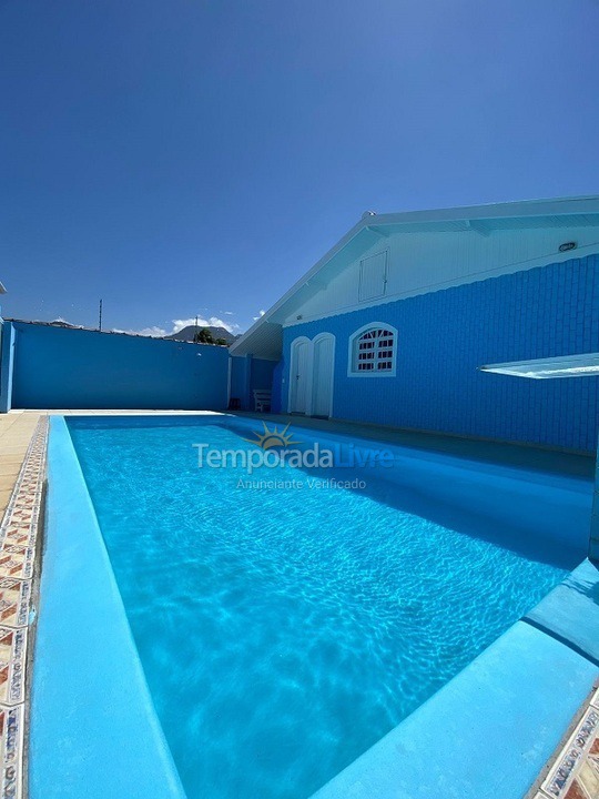 Casa para aluguel de temporada em Ubatuba (Maranduba)