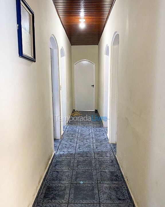 Casa para aluguel de temporada em Ubatuba (Maranduba)