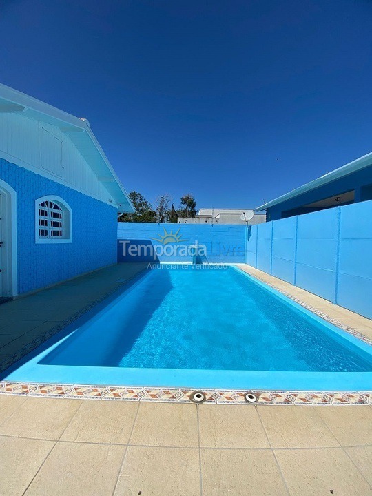 Casa para aluguel de temporada em Ubatuba (Maranduba)