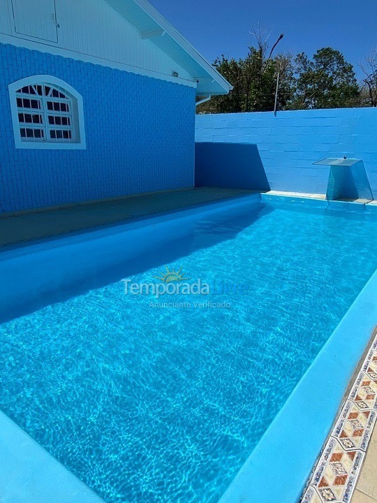 Casa para aluguel de temporada em Ubatuba (Maranduba)