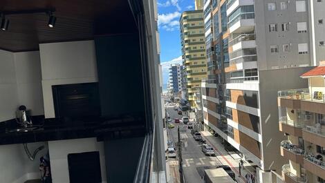 3 bedroom apartment with air conditioning. center half beach Beautiful street 264