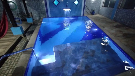 SOBRADO COM PISCINA, HIDRO E PRAINHA PÉ NA AREIA 😂⛱️🏊🏻