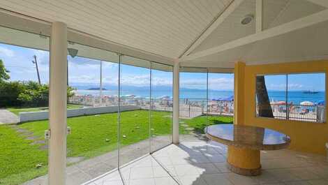 HOUSE FRONT SEA 4 BEDROOMS WITH AIR CONDITIONING