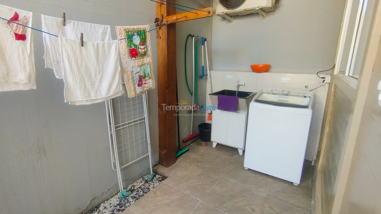 Casa para aluguel de temporada em Bombinhas (Mariscal)