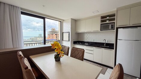 016 - Apartamento de alto estándar con 02 habitaciones, a 200 m de la playa de Bombas