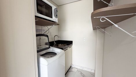 016 - Apartamento de alto estándar con 02 habitaciones, a 200 m de la playa de Bombas