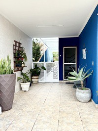 Cozy house. Block 28!!