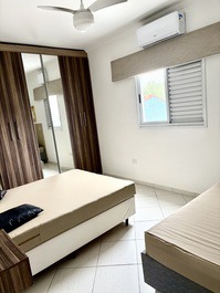 Cozy house. Block 28!!