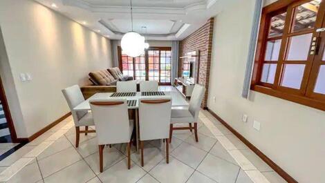 Casa luxo com piscina e churrasqueira