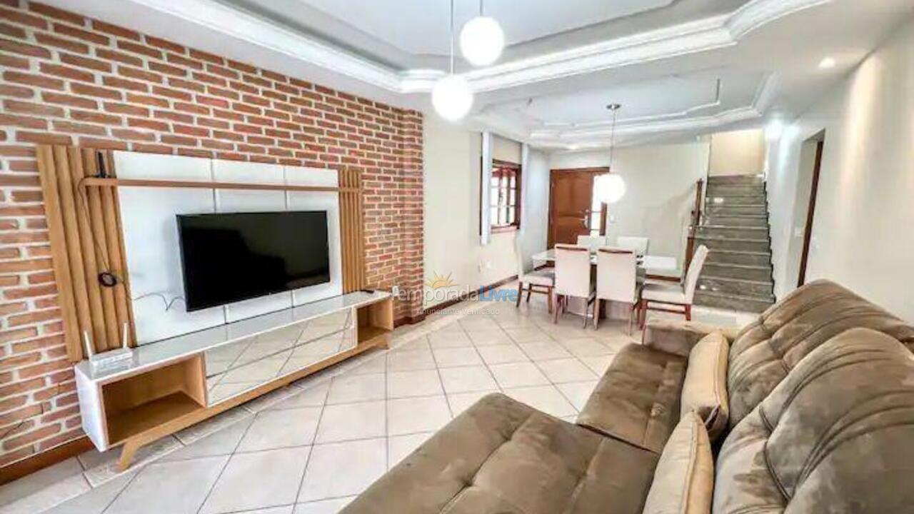 Casa para aluguel de temporada em Guarapari (Praia do Morro)